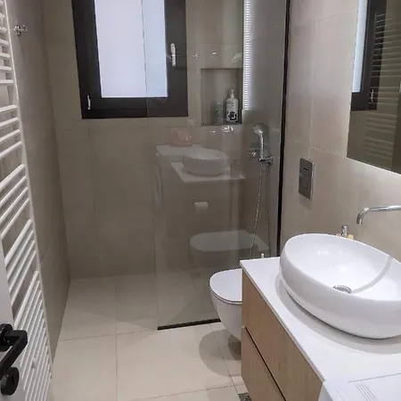 2br Next To Lagoon Lefkada City